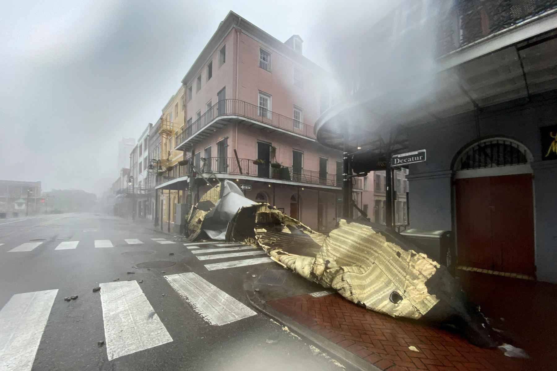 Furacão Ida atinge o sul dos Estados Unidos e deixa Nova Orleans no escuro -  Patrick T. FALLON / AFP
