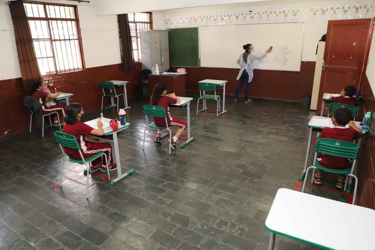 Rede municipal de ensino de Ibirité retorna às aulas presenciais - Zinei Moura/Divulgação