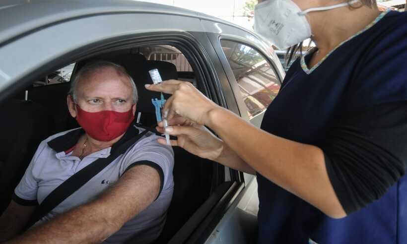 Dia de segunda dose em BH; em Minas, maioria ainda não completou imunização - Leandro Couri/EM/D.A Press
