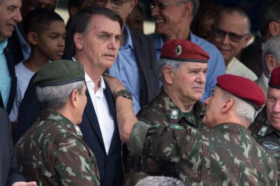 Militares usam frase de Thatcher para Bolsonaro: 'É ruim e vai passar' - Divulgação