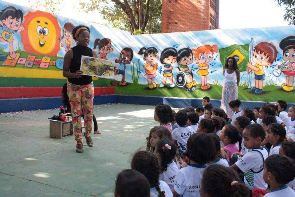 Paraná abre 700 vagas em concurso para área de educação 