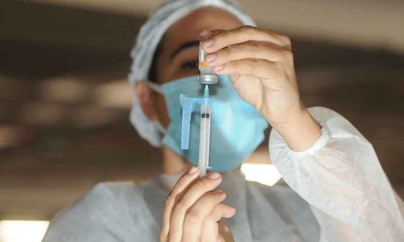 Vacinação faz Minas atingir menor média de mortes desde janeiro - Leandro Couri/EM/D.A Press 