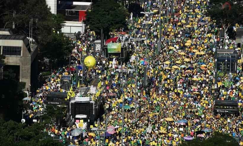 Como funcionam as caravanas que partem de MG rumo a atos pró-Bolsonaro - Nelson Almeida/AFP