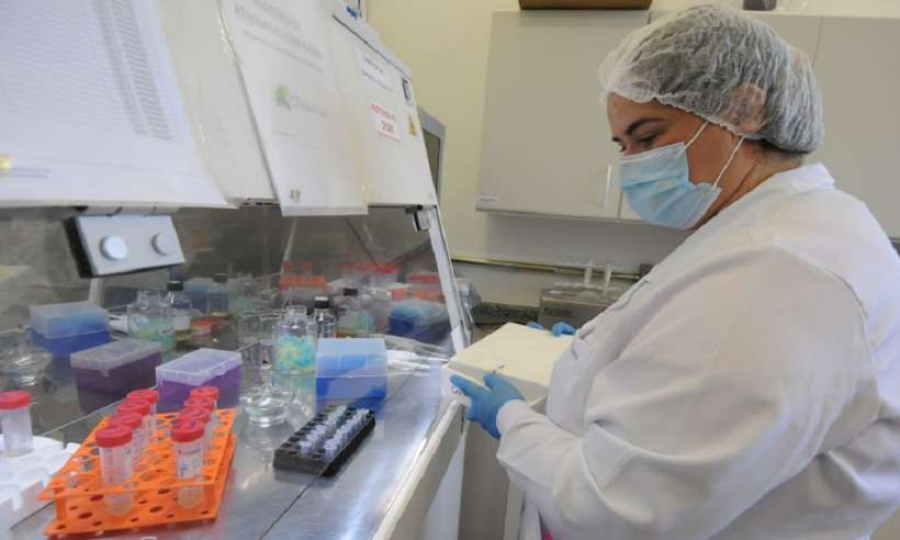 Vacina: TCE-MG aponta que mais de 806 mil mineiros não tomaram segunda dose - Leandro Couri/EM/D.A Press