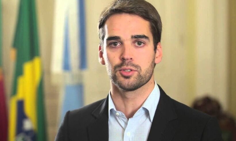 Eduardo Leite sobre o verde-amarelo: 'Hora de retomar as cores do Brasil' - PSDB/Reprodução