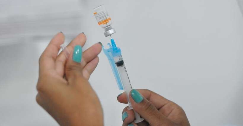 COVID-19: Minas recebe mais de 1,2 milhão de doses da CoronaVac - Alexandre Guzanshe/EM/D.A Press