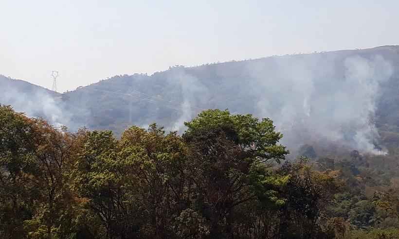 Homem provoca incêndio criminoso na vegetação da Serra do Gandarela e foge - CBMMG/Divulgação