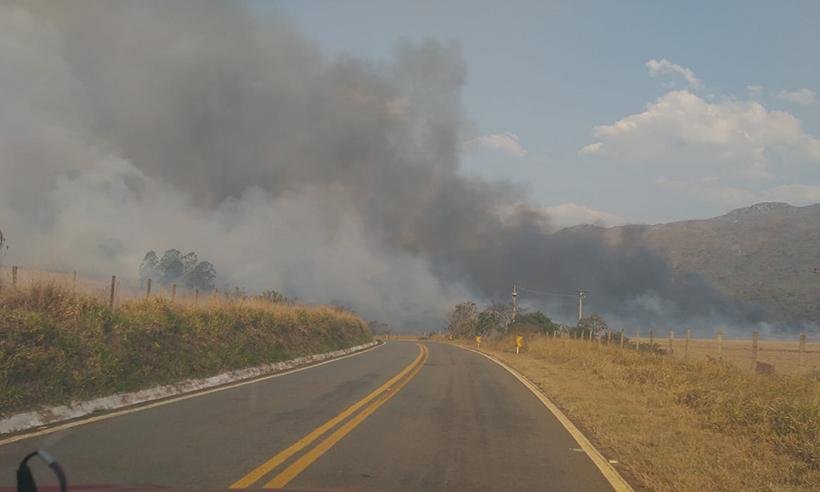'Enormes proporções', diz sargento sobre incêndio em vegetação em Minas - Divulgação/Corpo de Bombeiros