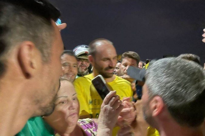 Eduardo Bolsonaro acompanha manifestação na Esplanada dos Ministérios - Gabriel Mendonça/Esp.CB