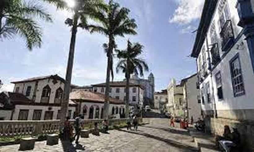 Homem preso por descumprir medida protetiva em Diamantina - EM.com.br