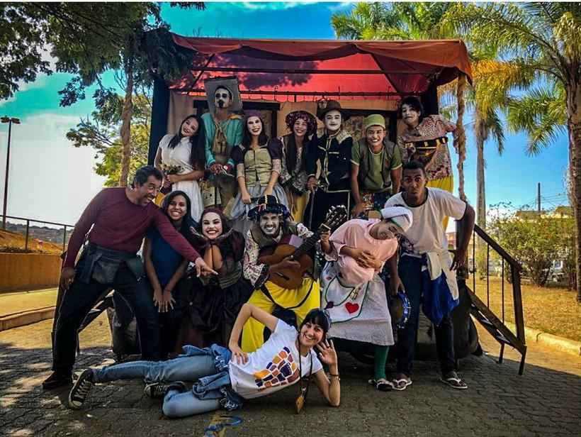 Grupo mineiro promove sarau virtual para arrecadar fundo pra turnê MG-Bahia - Carroça Teatral