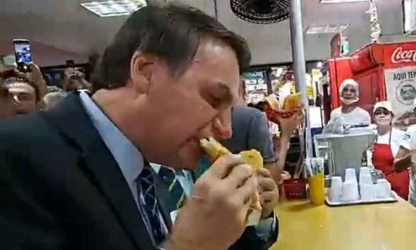 Bolsonaro culpa quem está comendo mais pela inflação: 'Todo mundo engordou' - Reprodução/Facebook