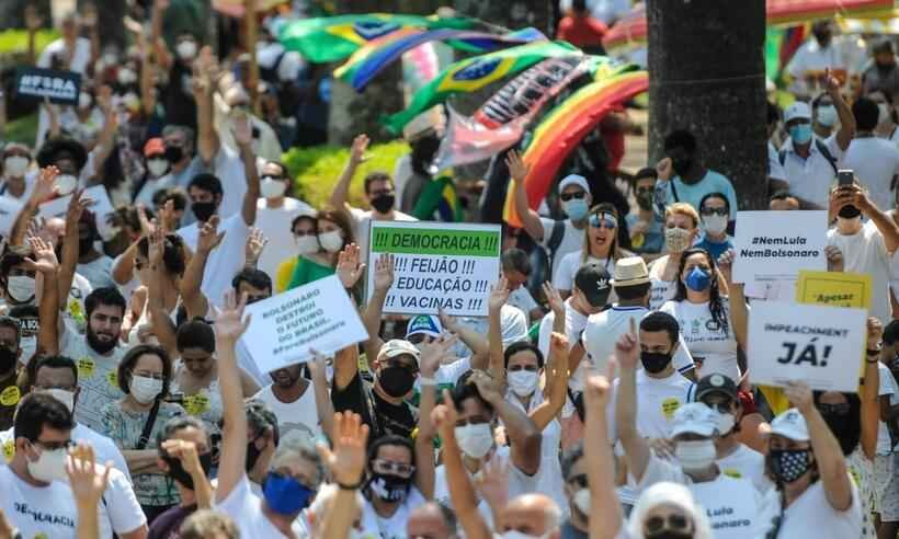 Confira as fotos da manifestação contra Bolsonaro em BH - Leandro Couri/EM/DA PRESS