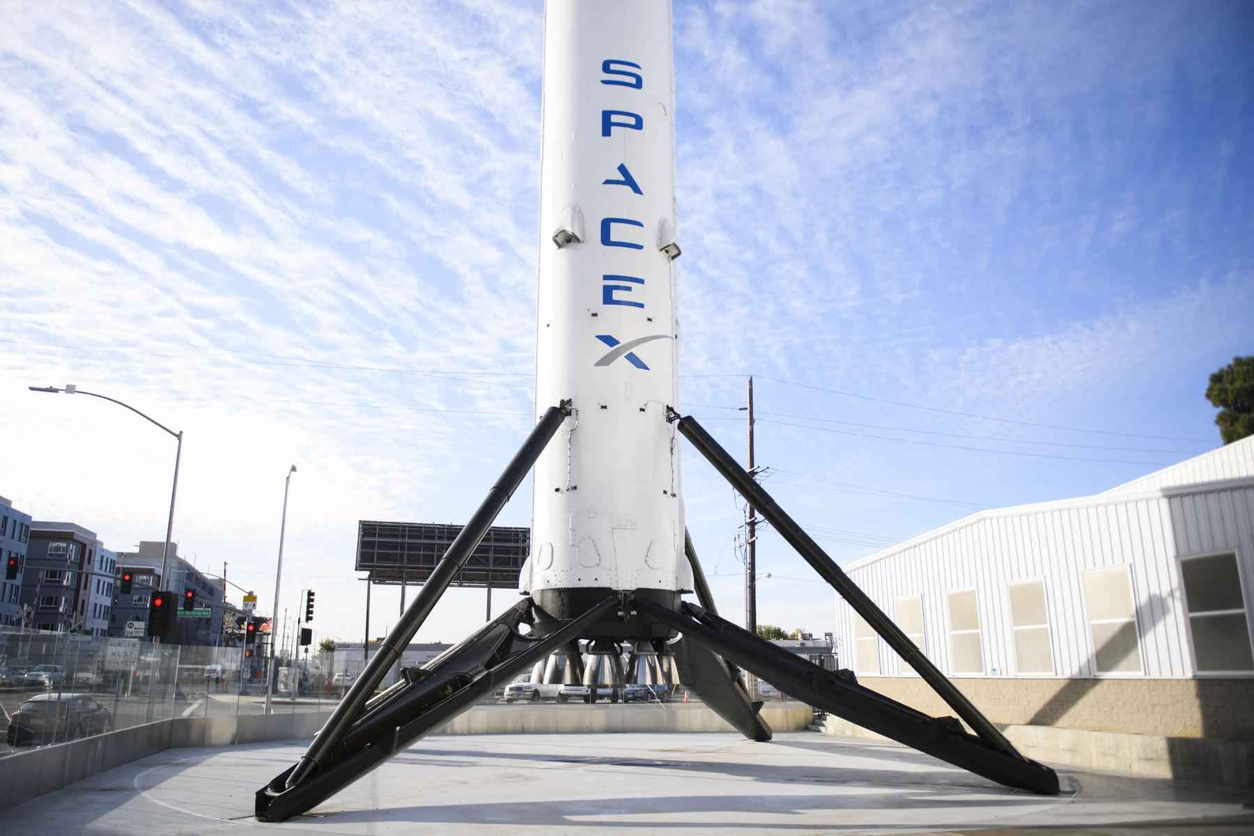 SpaceX terá tripulação civil para missão de três dias na órbita terrestre - Patrick T. FALLON / AFP