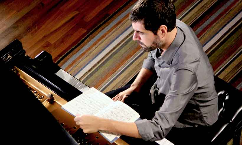 O piano é território livre em novos discos de André Mehmari e Diogo Monzo - Tarita de Souza/Divulgação