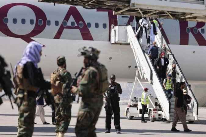 Sem nenhum acordo com talibãs, Catar deixará de operar aeroporto de Cabul - Karim SAHIB / AFP