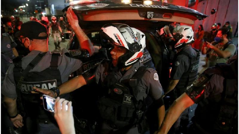 Por que policiais e esquerda se opõem à criação de agência antiterrorismo de Bolsonaro - Reuters
