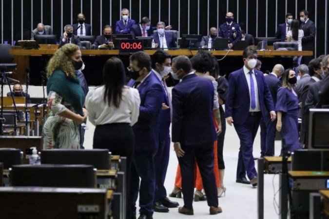 Eleições: Câmara resgata quarentena para policiais, militares e juízes - Cleia Viana/Câmara dos Deputados