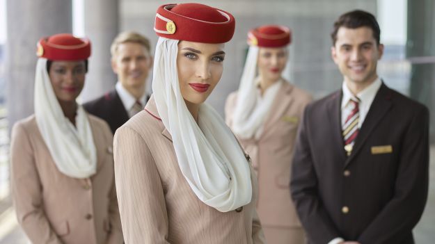 Emirates pretende contratar 3 mil tripulantes e 500 funcionários - LLYC