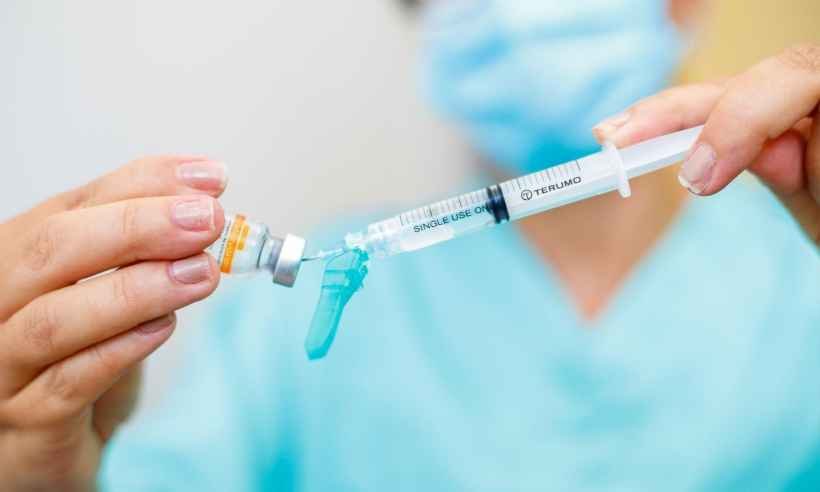 Cidades mineiras suspendem vacinação para adolescentes - Pedro Gontijo/Imprensa MG