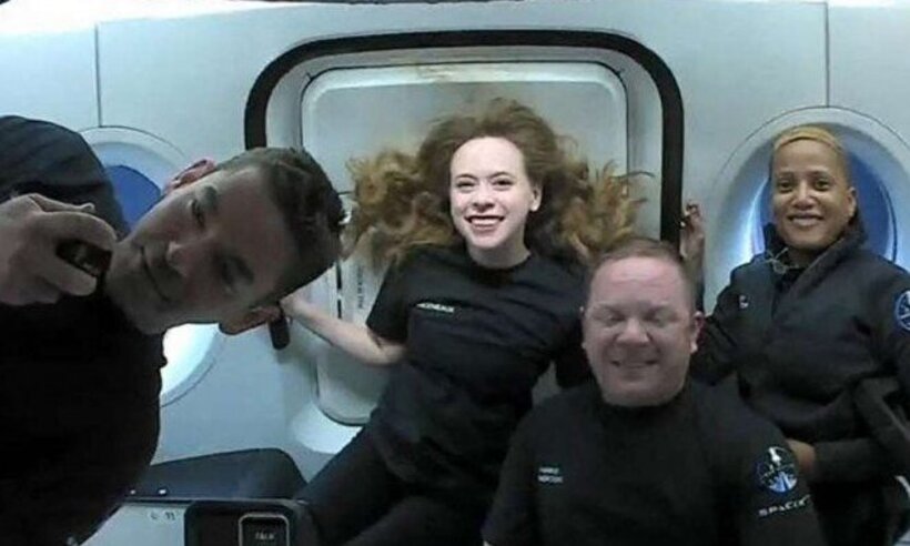 Turistas da SpaceX falaram com Tom Cruise no espaço - Handout / Inspiration4 / AFP
