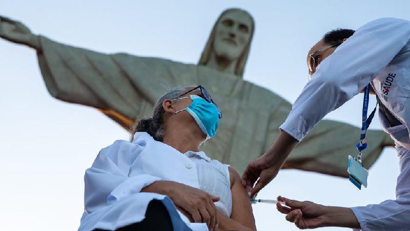 O que explica queda abrupta de casos de covid-19 na América do Sul e no Brasil - Getty Images
