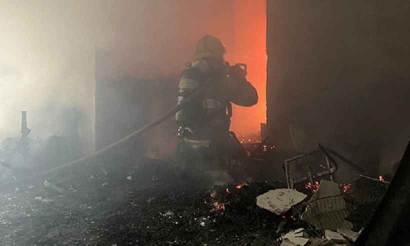 Homem dorme com cigarro aceso e provoca incêndio em apartamento - CBM