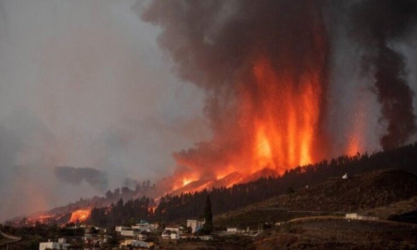 Vídeos: vulcão Cumbre Vieja entra em erupção nas Ilhas Canárias; veja - DESIREE MARTIN / AFP