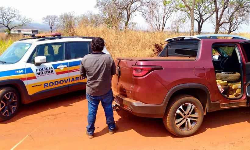 Motorista de picape é preso em Iturama com 740 quilos de maconha - PMR/Divulgação