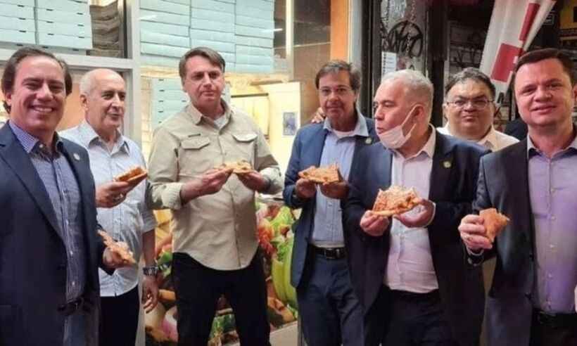 Diplomata da delegação de Bolsonaro testa positivo para COVID-19 - Reprodução/Redes sociais