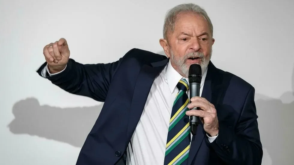 Lula 'procura emprego' no LinkedIn, de olho nas eleições de 2022 - Nelson Almeida/AFP 


