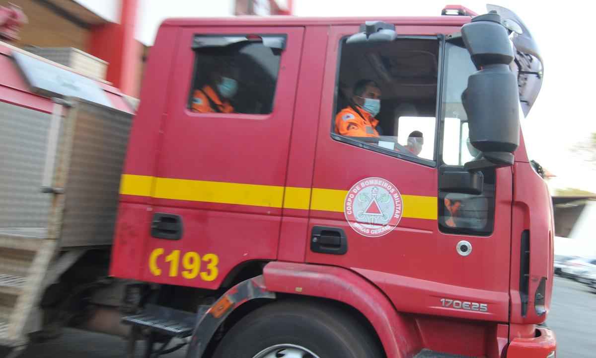 Um a cada quatro caminhões de combate a incêndios de Minas está parado - Alexandre Guzanshe/EM/D.A Press