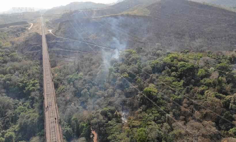 Fogo atinge rede elétrica e fere dois brigadistas no Rola Moça - Corpo de Bombeiros/Divulgação