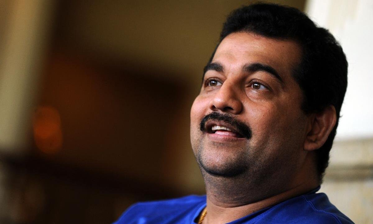 Xamã que propôs vencer a pandemia jogando água benta em rio morre de COVID - Ishara Kodikara/AFP