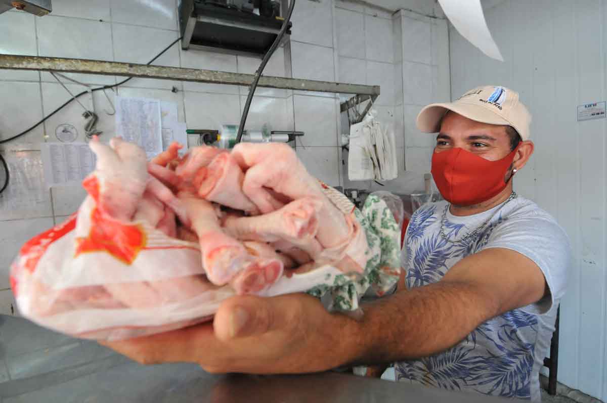 Inflação da carne ressuscita sobras em açougues e atinge até pés de galinha - Gladyston Rodrigues/EM/D.A Press