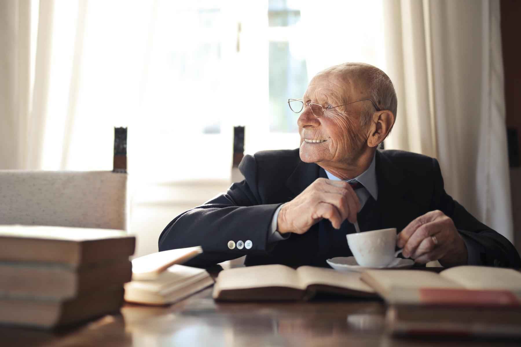 Lupo incentiva contratação de pessoas com 60 anos ou mais - Andrea Piacquadio/Pexels