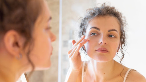 BB Cream: 7 benefícios do produto multifuncional para o rosto