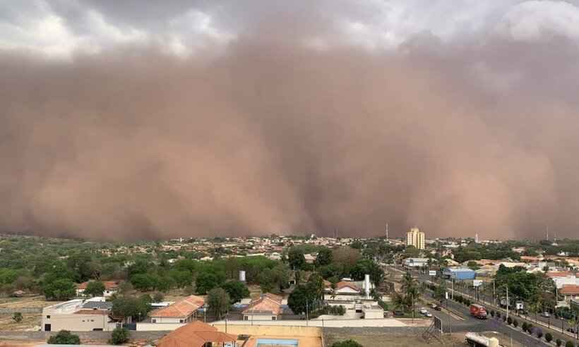 Nova tempestade de areia atinge interior de São Paulo; veja vídeos - Metsul/Reprodução 