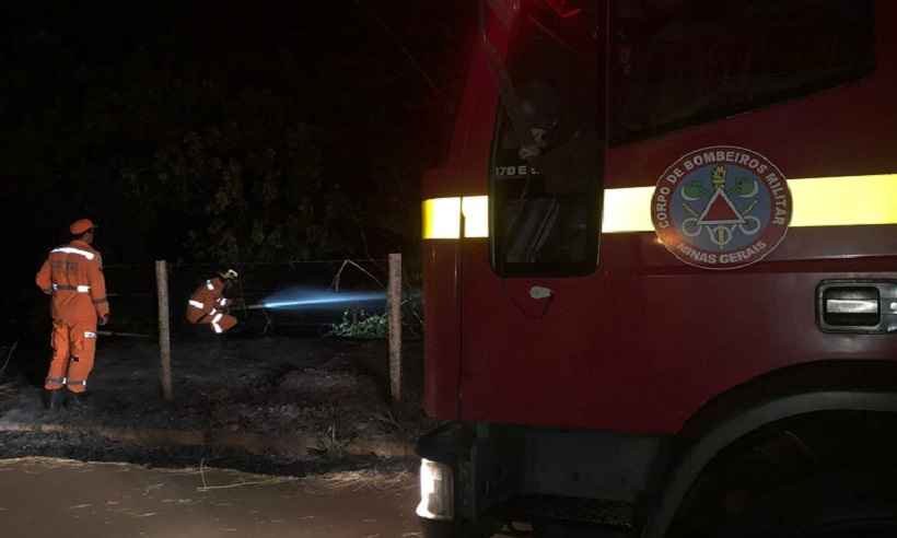 Indícios de incêndio criminosos em vegetação detectados em Ituiutaba - CBMMG/Divulgação