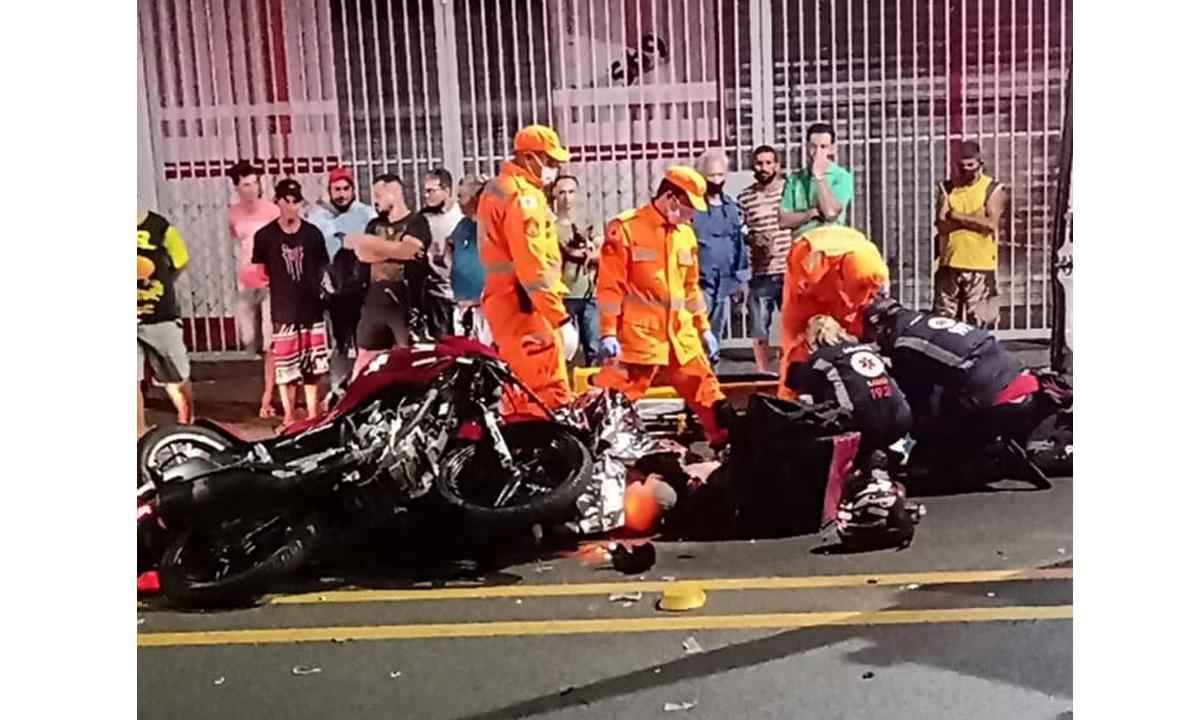 Batida frontal entre duas motos mata homem de 25 anos e fere outro - PMMG/Divulgação