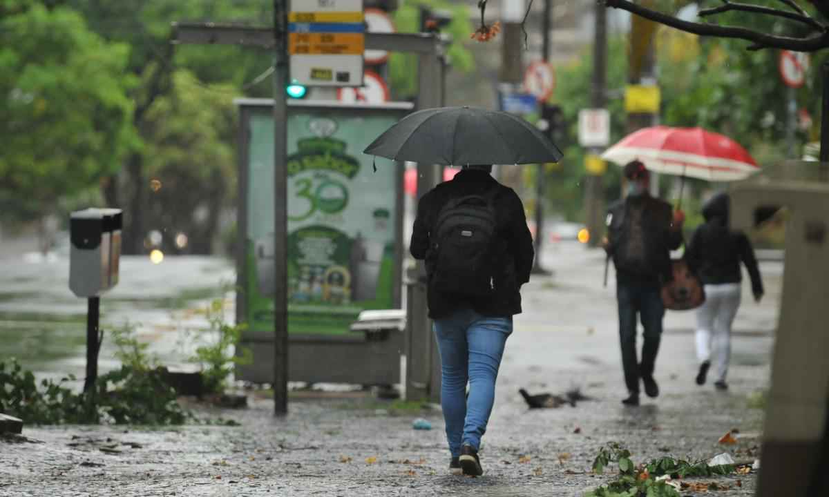 Chuva não dá trégua e mais três regiões superam média histórica em BH - Gladyston Rodrigues/EM/D.A Press