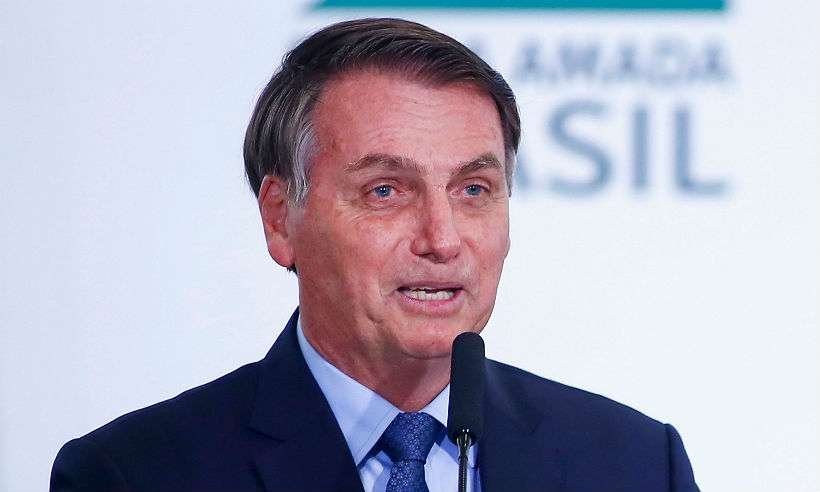 Vida real cada vez mais difícil e com viés de piora detona Bolsonaro - AFP