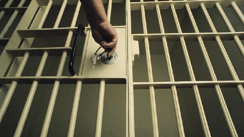 'O que a sociedade ganha com prisão de uma pessoa como ela?', diz defensor de mulher presa por furto de macarrão e suco - Getty Images