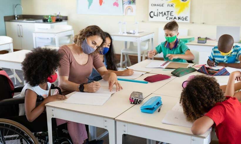 Dia do Professor: neuroeducação permite ensino para além da transferência de conteúdo - Educa Mais Brasil