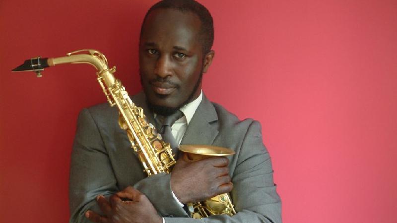 'Experiência de quase morte me transformou em músico de ponta' - Tony Kofi