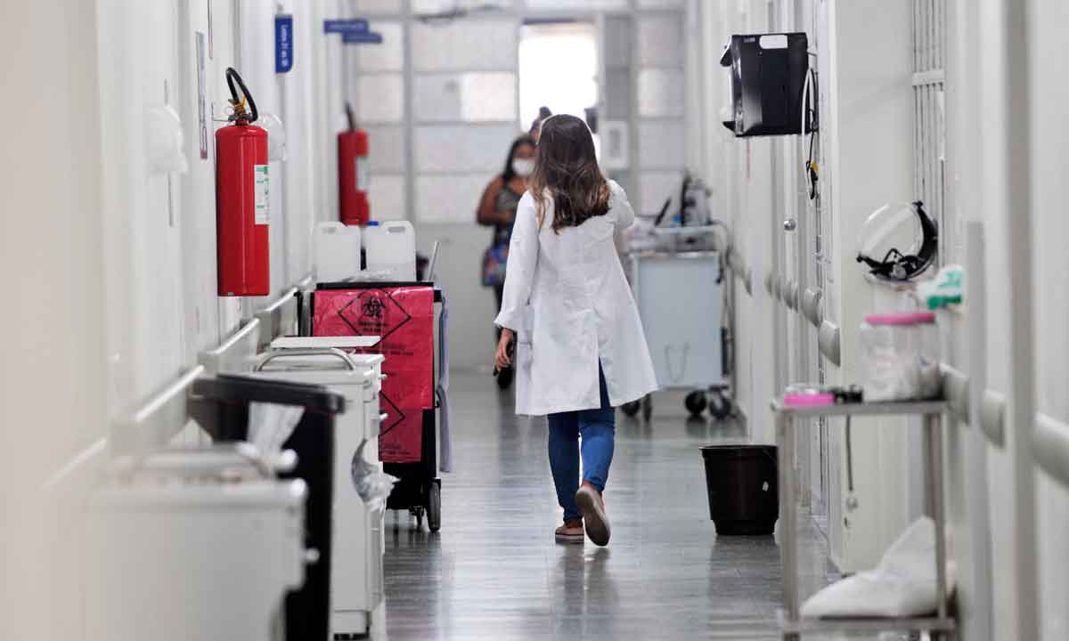 Tempo de provações e aprendizado para os médicos - Gladyston Rodrigues/EM/D.A Presa - 5/3/21