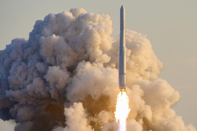 Coreia do Sul lança 1º foguete de fabricação nacional; mas missão fracassa - YONHAP / AFP