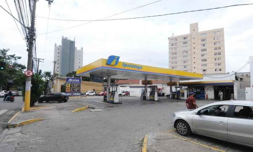 Greve dos tanqueiros: falta de combustível em postos de BH já provoca filas - Túlio Santos/EM/D.A Press 