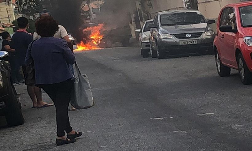 Explosão em motor de veículo provoca susto no São João Batista, em BH - Luciana Mendes