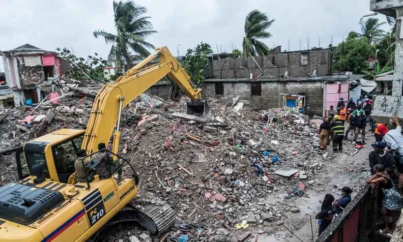 Governo federal ainda não pagou diárias a bombeiros que foram ao Haiti - Reginald LOUISSAINT JR / AFP